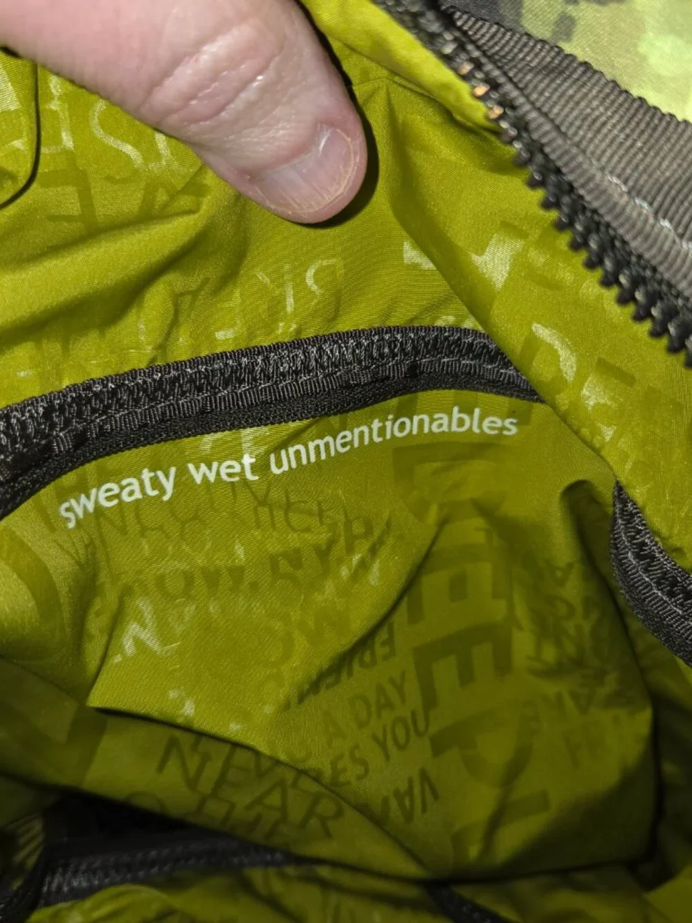 lululemon athletica Laptop/Gym Bag Like New Barely Used Vintage Digital Grn/Blk